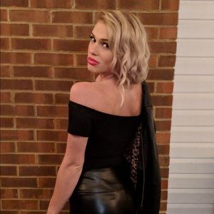 Meet your Posher, Hayley